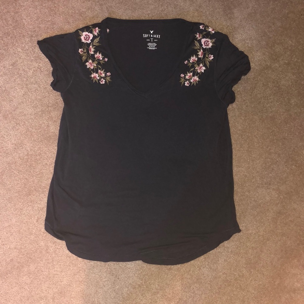 Women’s M navy blue v-neck flowey shirt